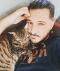 Rencontre Homme : Deniz, 43 ans à France  Chef-Boutonne, Nouvelle-Aquitaine